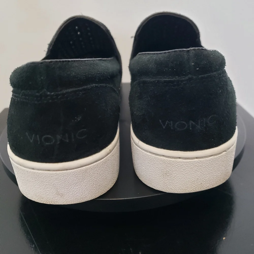 Vionic Kani Black Suede Slip On Shoes Sneakers‎ Flats Comfort Size 8
